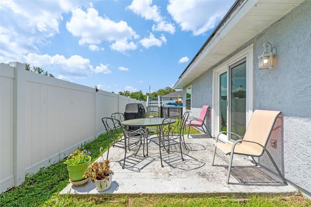 124 OAK CIRCLE, Ocala, FL 34472