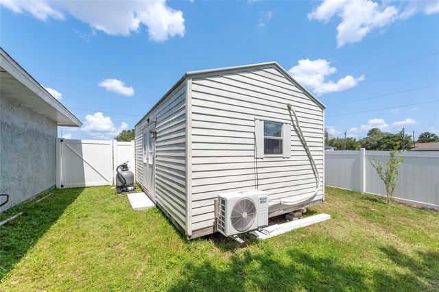 124 OAK CIRCLE, Ocala, FL 34472