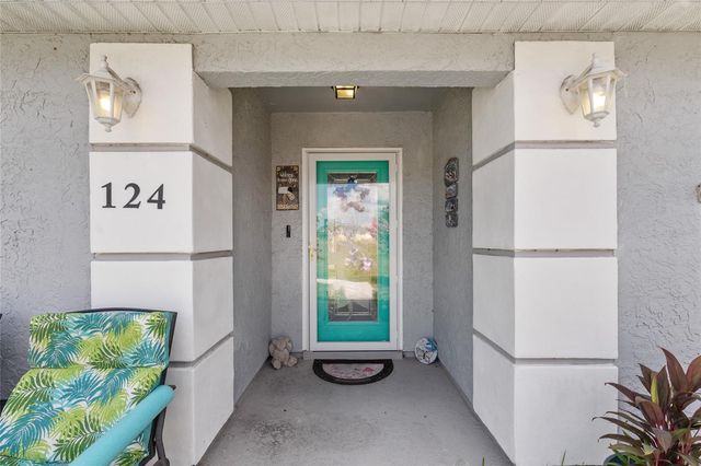124 OAK CIRCLE, Ocala, FL 34472