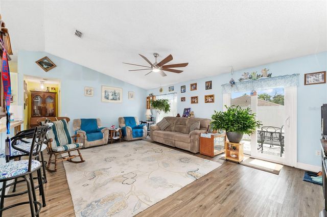 124 OAK CIRCLE, Ocala, FL 34472