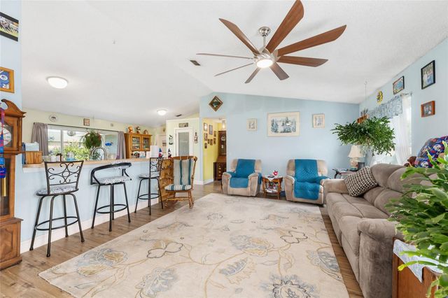 124 OAK CIRCLE, Ocala, FL 34472