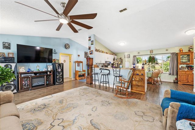 124 OAK CIRCLE, Ocala, FL 34472