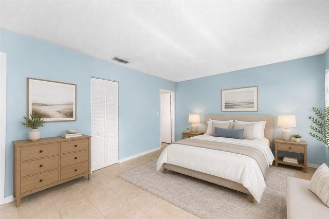 124 OAK CIRCLE, Ocala, FL 34472