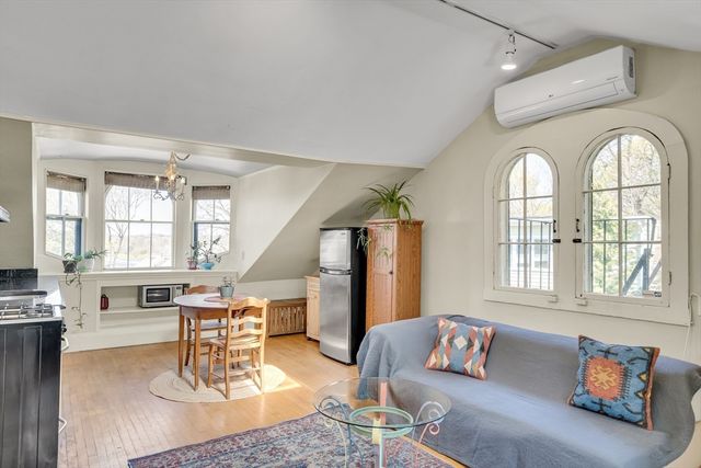 11 Rocky Nook Ter 5, Boston, MA 02130