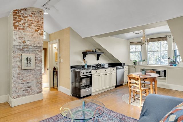 11 Rocky Nook Ter 5, Boston, MA 02130