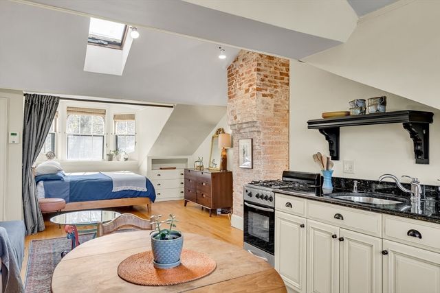 11 Rocky Nook Ter 5, Boston, MA 02130