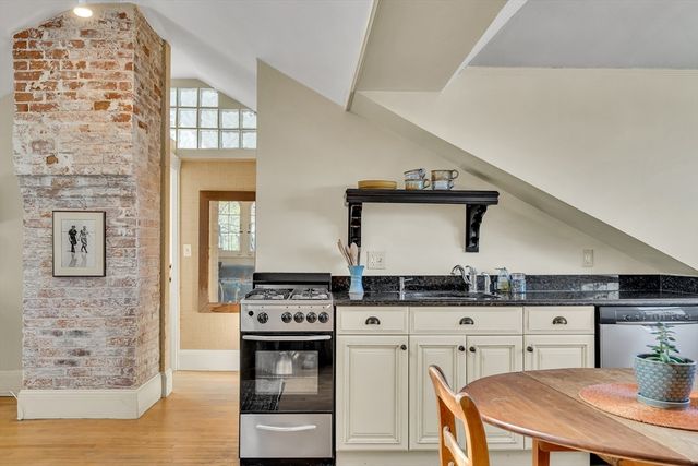 11 Rocky Nook Ter 5, Boston, MA 02130