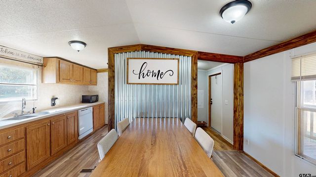 9849 Dennis Ln, Tyler, TX 75703