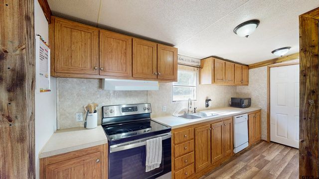 9849 Dennis Ln, Tyler, TX 75703