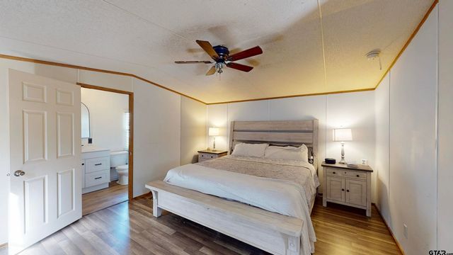 9849 Dennis Ln, Tyler, TX 75703