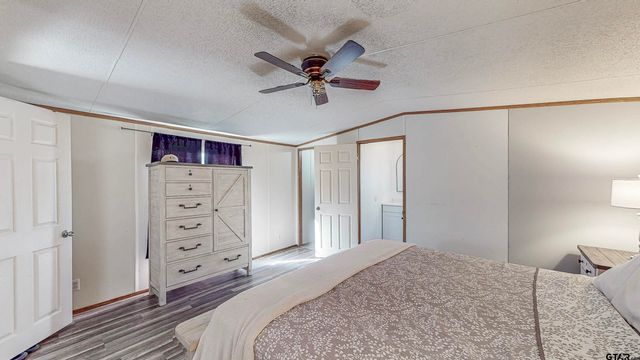 9849 Dennis Ln, Tyler, TX 75703