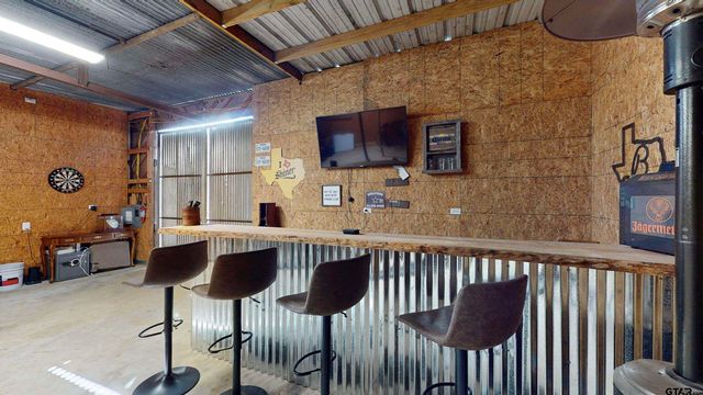 9849 Dennis Ln, Tyler, TX 75703