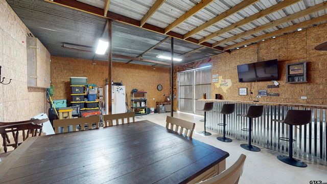 9849 Dennis Ln, Tyler, TX 75703