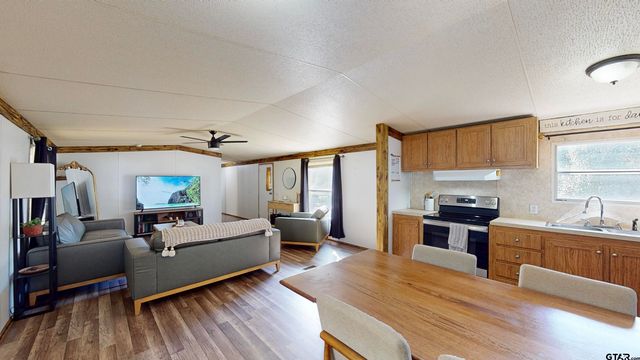 9849 Dennis Ln, Tyler, TX 75703