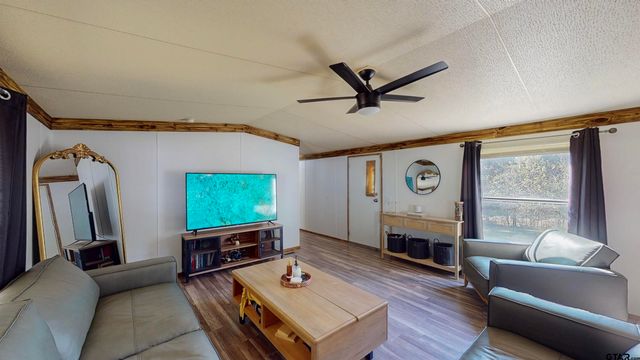 9849 Dennis Ln, Tyler, TX 75703