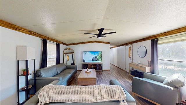 9849 Dennis Ln, Tyler, TX 75703