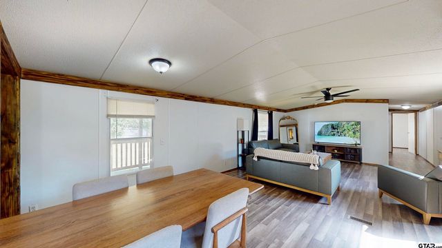 9849 Dennis Ln, Tyler, TX 75703