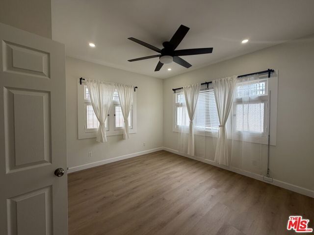915 S Grand View Street, Los Angeles, CA 90006