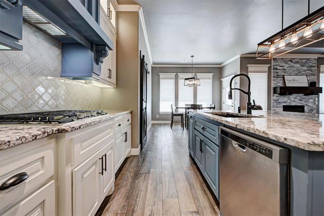4612 Hambletonian Lane, Mustang, OK 73064