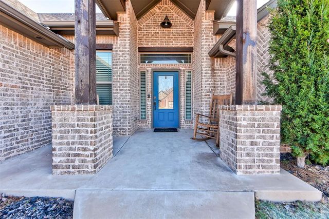 4612 Hambletonian Lane, Mustang, OK 73064