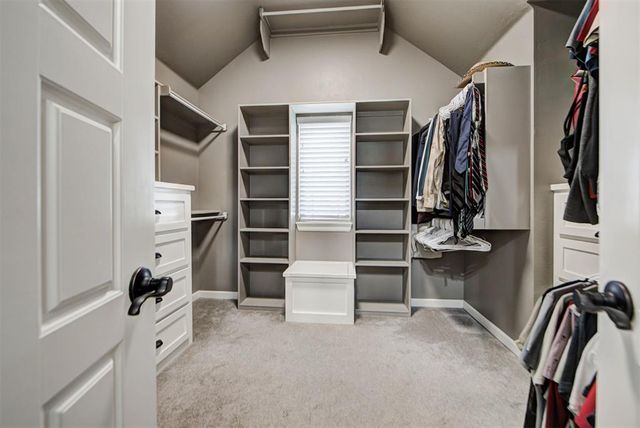 4612 Hambletonian Lane, Mustang, OK 73064