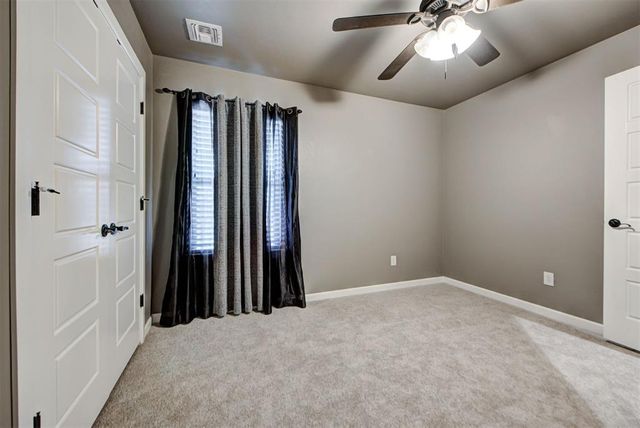 4612 Hambletonian Lane, Mustang, OK 73064