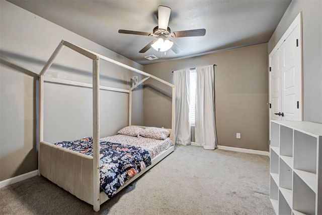 4612 Hambletonian Lane, Mustang, OK 73064