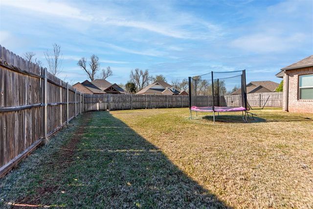 4612 Hambletonian Lane, Mustang, OK 73064