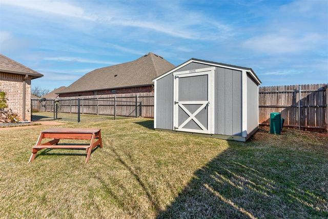 4612 Hambletonian Lane, Mustang, OK 73064