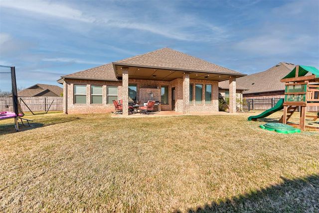 4612 Hambletonian Lane, Mustang, OK 73064