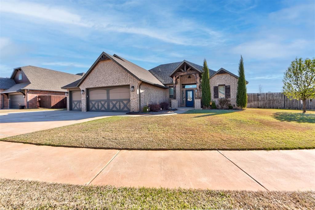4612 Hambletonian Lane, Mustang, OK 73064
