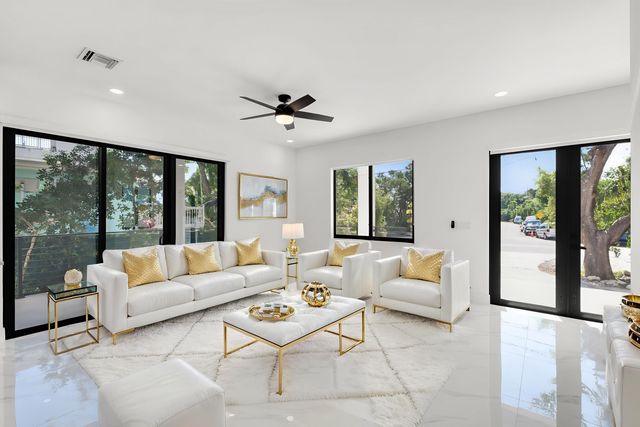 50 Transylvania Avenue, Key Largo, FL 33037