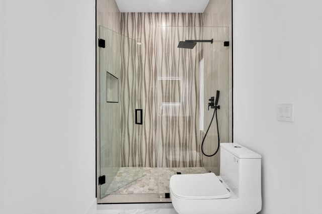 50 Transylvania Avenue, Key Largo, FL 33037