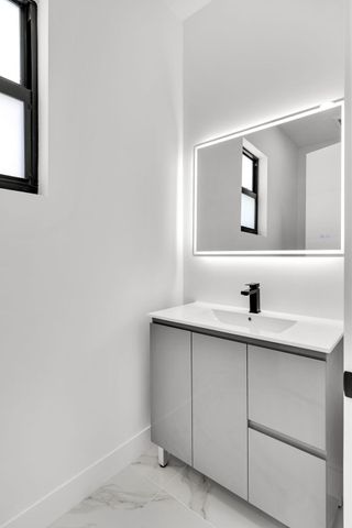 50 Transylvania Avenue, Key Largo, FL 33037