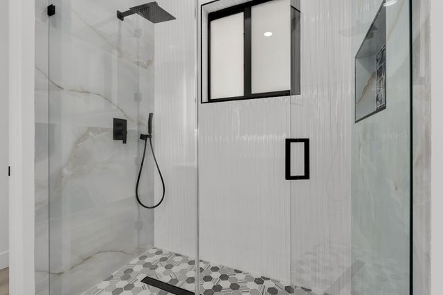 50 Transylvania Avenue, Key Largo, FL 33037