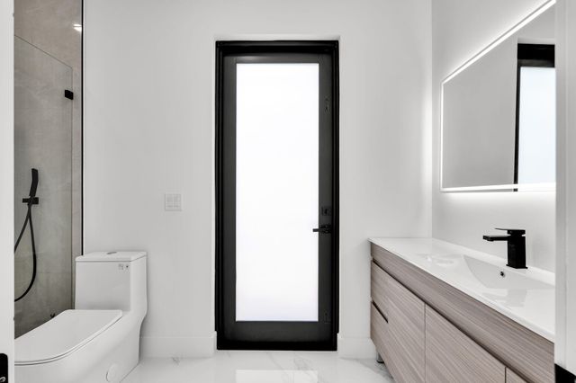 50 Transylvania Avenue, Key Largo, FL 33037