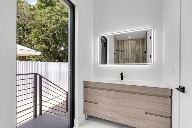 50 Transylvania Avenue, Key Largo, FL 33037