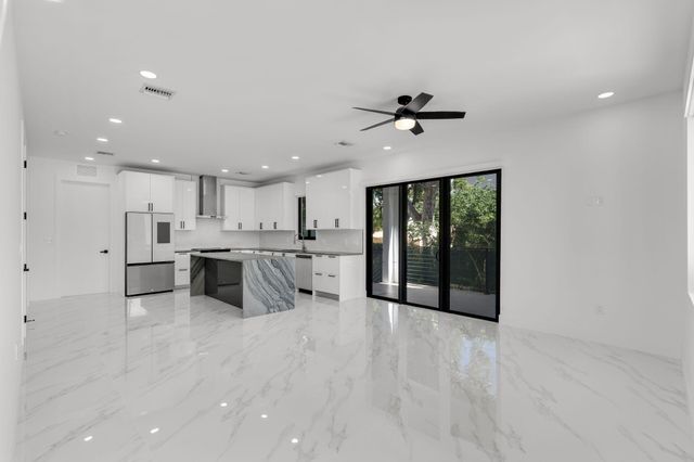 50 Transylvania Avenue, Key Largo, FL 33037