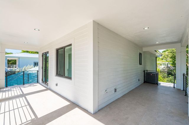 50 Transylvania Avenue, Key Largo, FL 33037