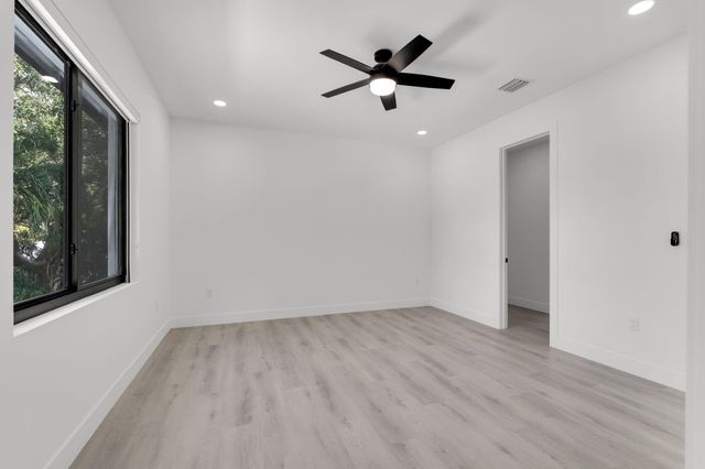 50 Transylvania Avenue, Key Largo, FL 33037