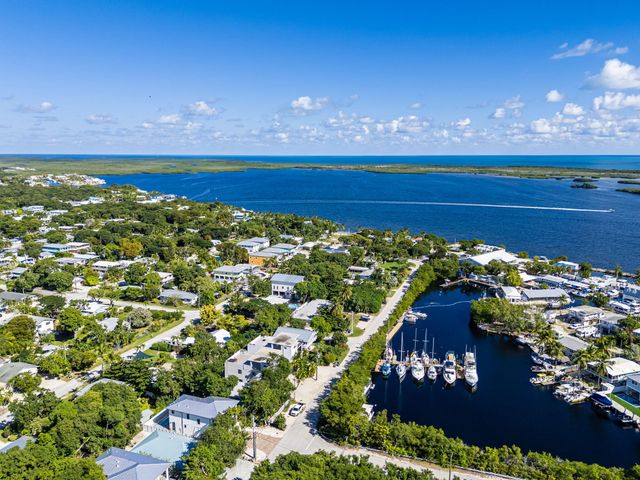 50 Transylvania Avenue, Key Largo, FL 33037