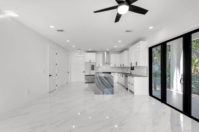 50 Transylvania Avenue, Key Largo, FL 33037