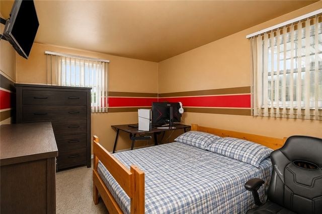 171 Crescent Garden Dr, Penn Hills, PA 15235
