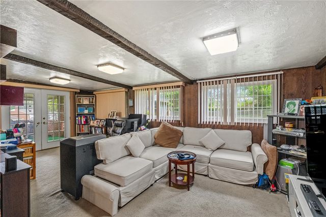 171 Crescent Garden Dr, Penn Hills, PA 15235