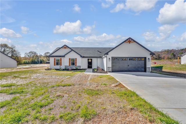 3805 Flat Rock Road, Iva, SC 29655