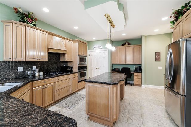 1266 Thistleberry Lane, Penfield, NY 14580