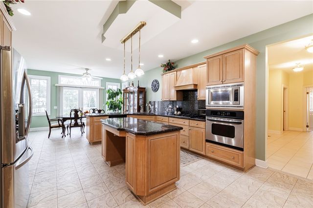 1266 Thistleberry Lane, Penfield, NY 14580