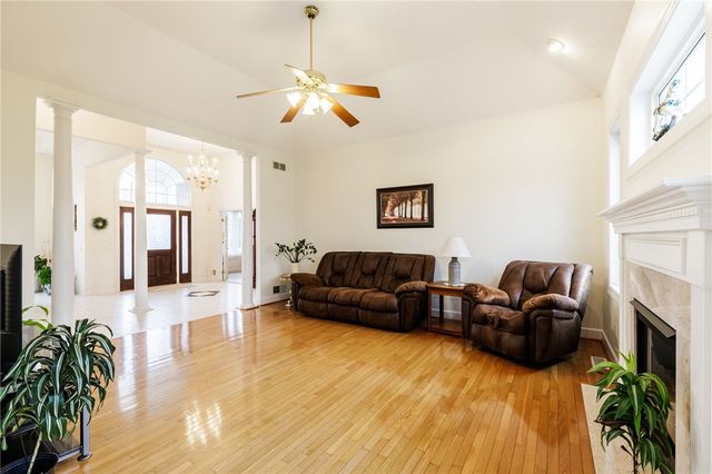 1266 Thistleberry Lane, Penfield, NY 14580