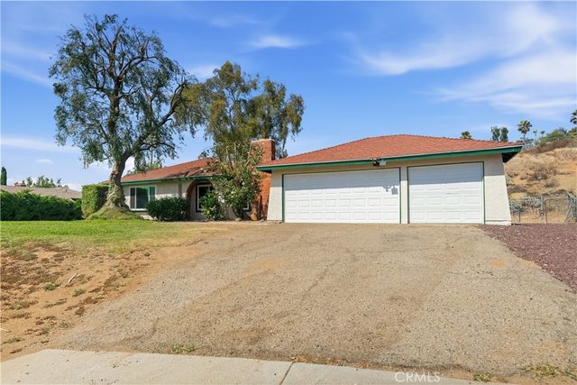 7800 Lippizan, Jurupa Valley, CA 92509