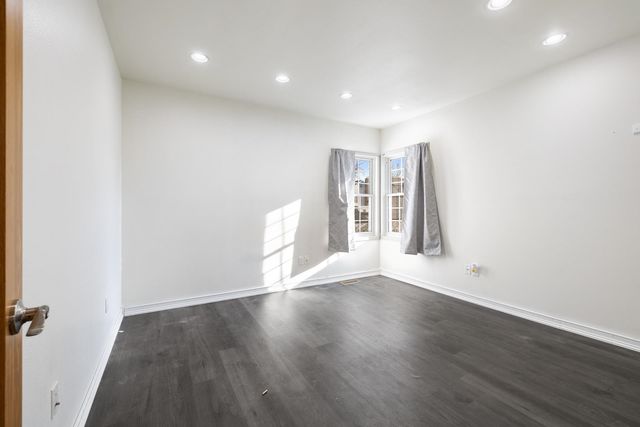 712 Normals St, Minot, ND 58703